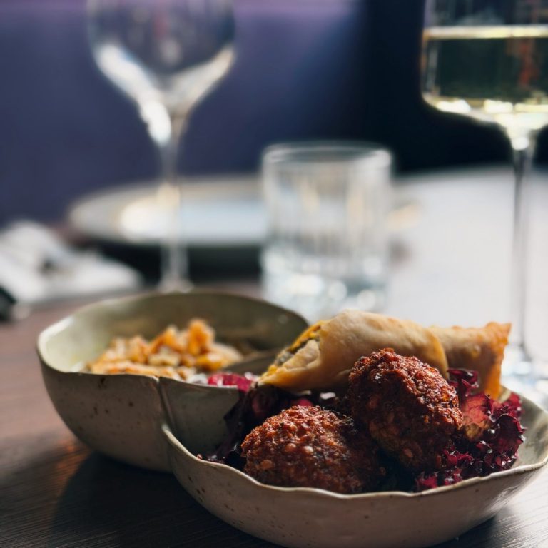 Knusprige Falafel mit Dip